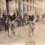 1967, Gran premio Campagnolo, a uno sprint di un traguardo volante a Monte Berico (VI) - Lino Farisato con Michele Dancelli