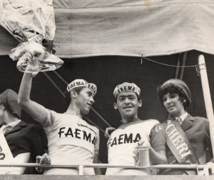 1968-Vittorio Veneto-sul podio con Eddy Merckx