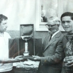 Premiazione alla Milano Pertus: il "Marsian" (Lionello Maddalena) ritira il premio destinato al gruppo sportivo del Tormeno.