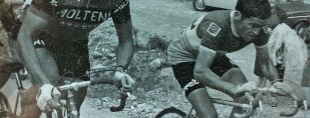 1971 – Lino Farisato (a destra), Passaggio sul Monte Serra, Toscana, Giro d’Italia